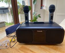 Karaoke Machine with 2 x wireless mics