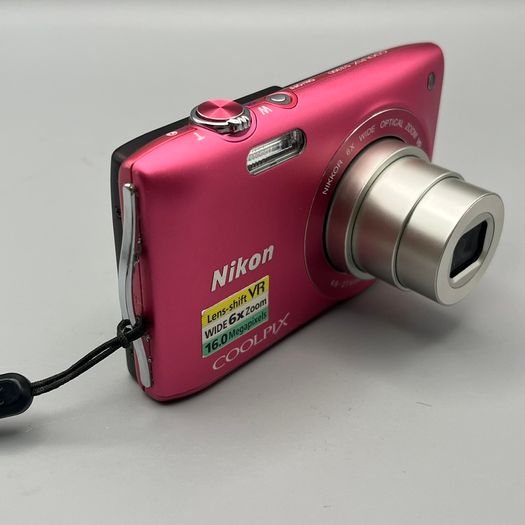 Nikon Coolpix S3300 16MP Digital Camera Pink - Full Kit