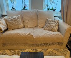 Sofa (free footstool)