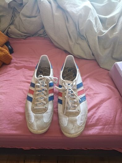 Adidas runners size 9 \ 43