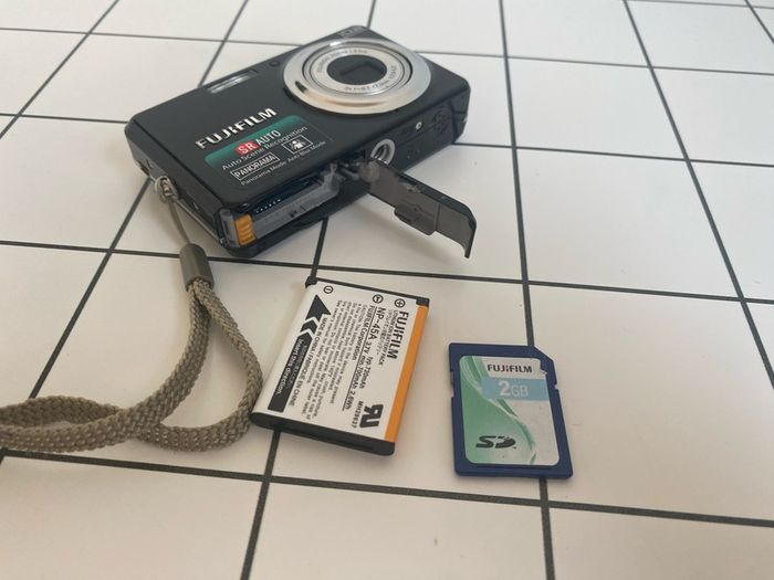 Fujifilm Digital Camera FinePix J27 10.2MP Black Tested
