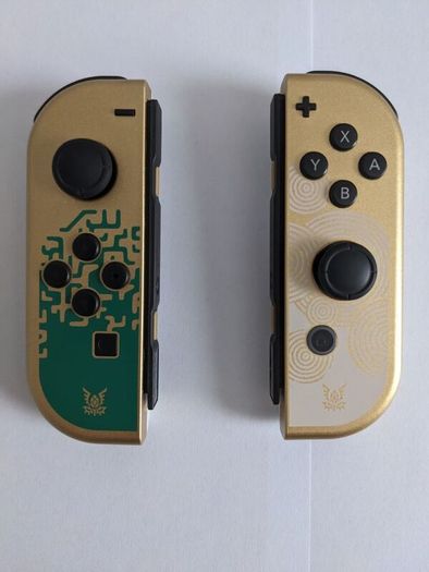 Zelda: Tears of the Kingdom OLED Nintendo Switch Console CIB + Official Breath of the Wild Switch Case + Mario Kart 8 Deluxe