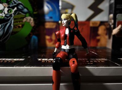 Harley Quinn Action Figure ! 11' Inch Tall ! Batman Series ! DC Comics !