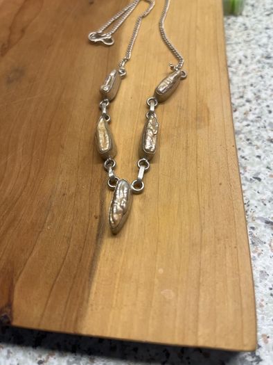 silver neck item