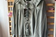 blouse Bnwt frilled collar blouse dipped back hem short feminine baloot size small (12) due to style