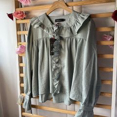 blouse Bnwt frilled collar blouse dipped back hem short feminine baloot size small (12) due to style