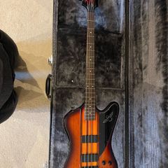 Epiphone Thunderbird Pro-IV with hard case