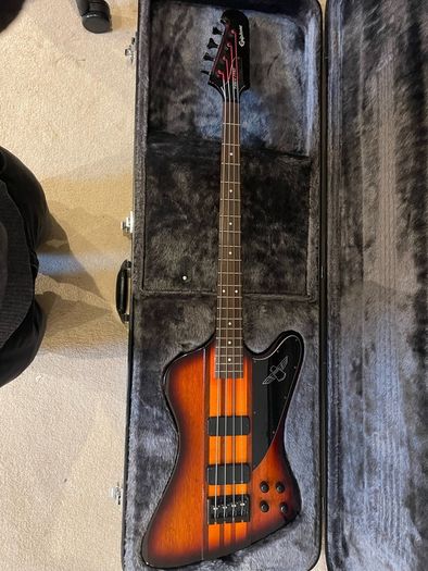 Epiphone Thunderbird Pro-IV with hard case