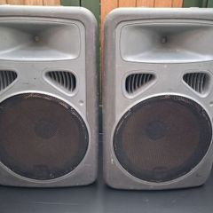 Speakers and Dynacord Desk