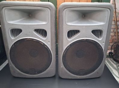 Speakers and Dynacord Desk