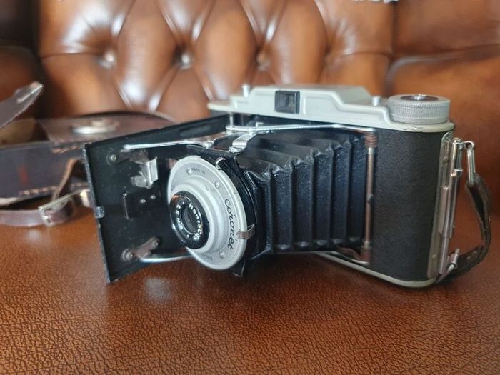 Coronet Rapide Folding Roll Film Camera, c.1950