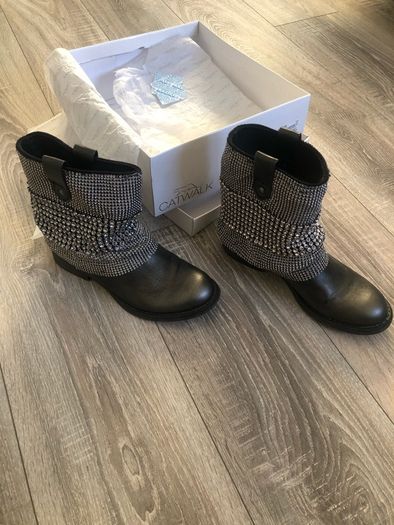 Catwalk boots