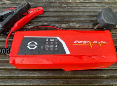 Smart Battery Charger Energy Flo Pro 6/12V 3.8A