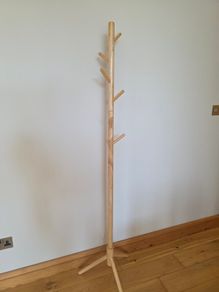 Wooden freestanding coat hanger