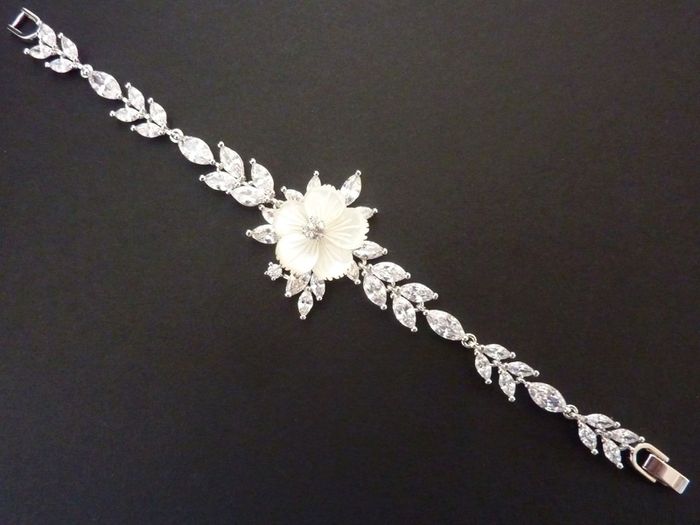 Vintage Style Wedding Bridal Lucite Flower Silver Bracelet