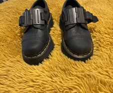 dr martens shoes size 4