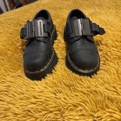 dr martens shoes size 4