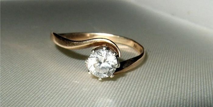 Vintage 14k Gold Twist Solitaire Ring