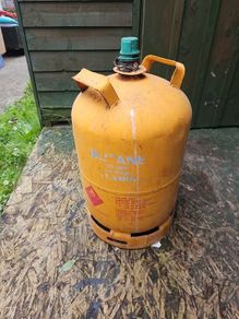gas cylinder