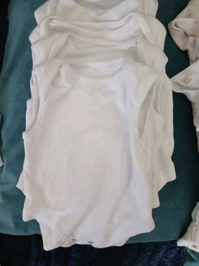 Newborn vests & baby grows 5