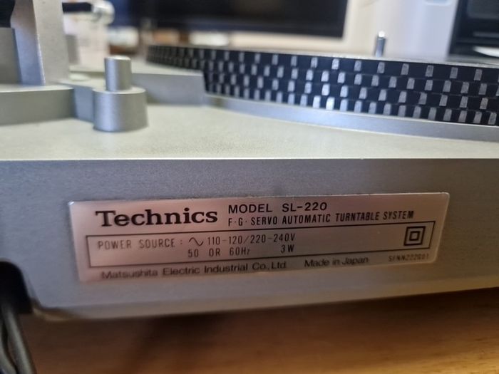 technics sl-220 automatic turntable system