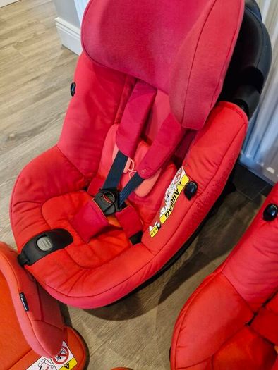 Maxi Cosi Axissfix Plus 360 car seats