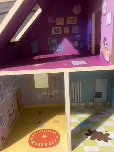 Peppa Pig doll house