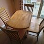 Kitchen table and 4 chairs Image 4