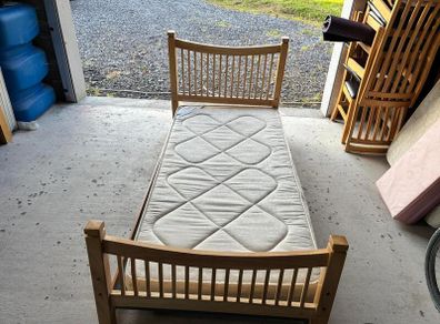 Single bed frame and 2 single mattresses