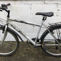 Gents bike has really good brakes tyres and has mudguards and goods carrier on the back 70 euros