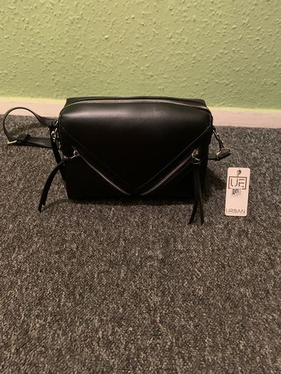 Urban Expressions Sophia Box Crossbody Bag