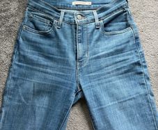 Levi's Women's Blue and Navy Jeans