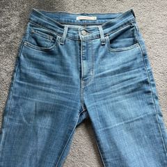 Levi's Women's Blue and Navy Jeans