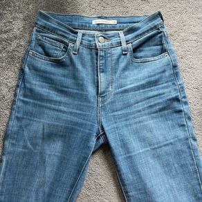 Levi's Women's Blue and Navy Jeans