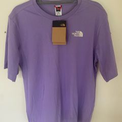 The North Face ladies t-shirt - size M new with tags