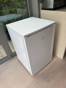 Under counter fridge