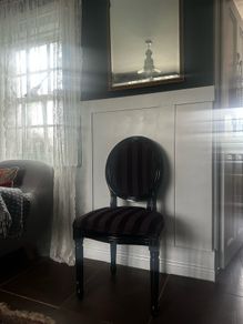 Antique style chair