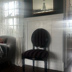 Antique style chair