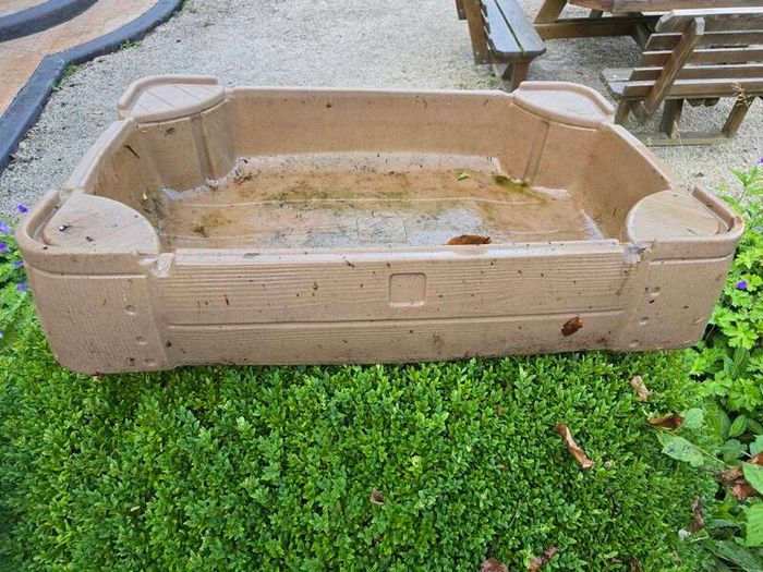 Sand or Water Pit