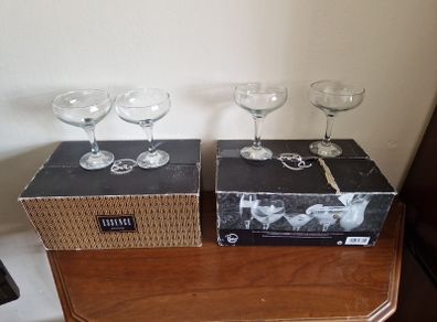 champagne glasses