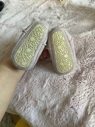 UGG baby girl shoes size 18 eu