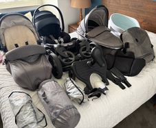 Egg 2 travel system with cybex cloud Z2 car seat