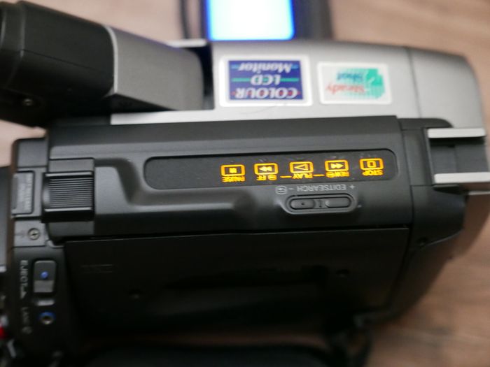 Sony Handycam CCD-TRV64E Hi8 Analogue Camcorder