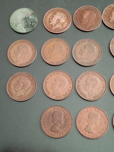 22 British Pre-Decimal Pennies (1904-1967) mixed monarchs