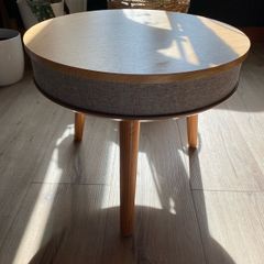 table speaker
