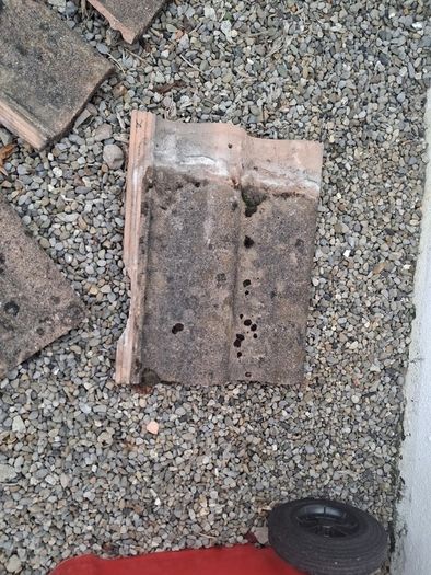 Roof tiles x 3 Damaged