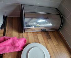 bread bin