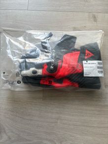 Dainese Carbon 4 long gloves.