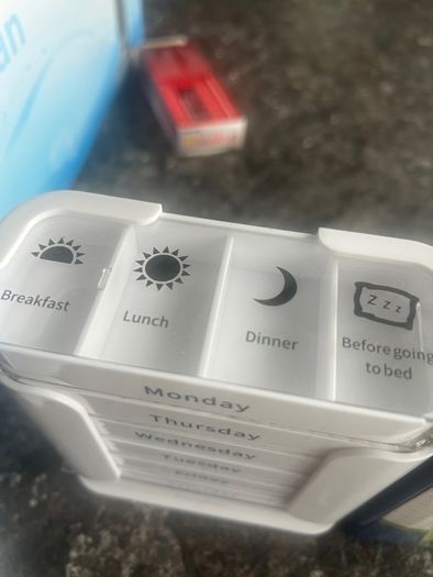 Free pill pots