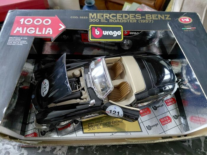 Burago Mercedes-Benz diecast model 1957 in box